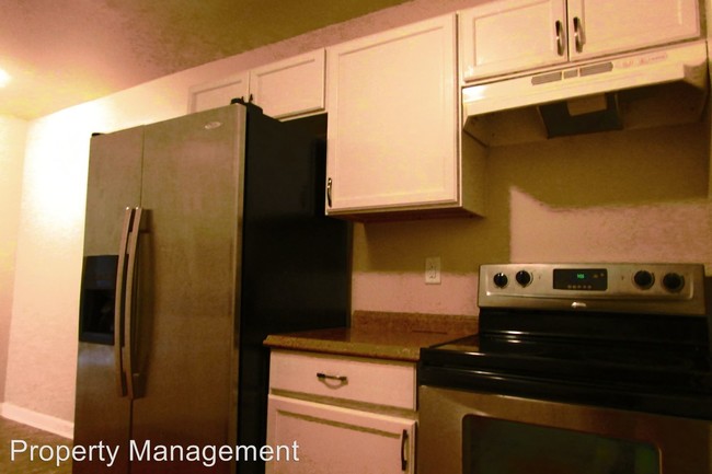 Building Photo - 5875 Lone Oak Dr SW
