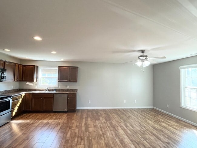 Building Photo - 2504 Overlook Rd