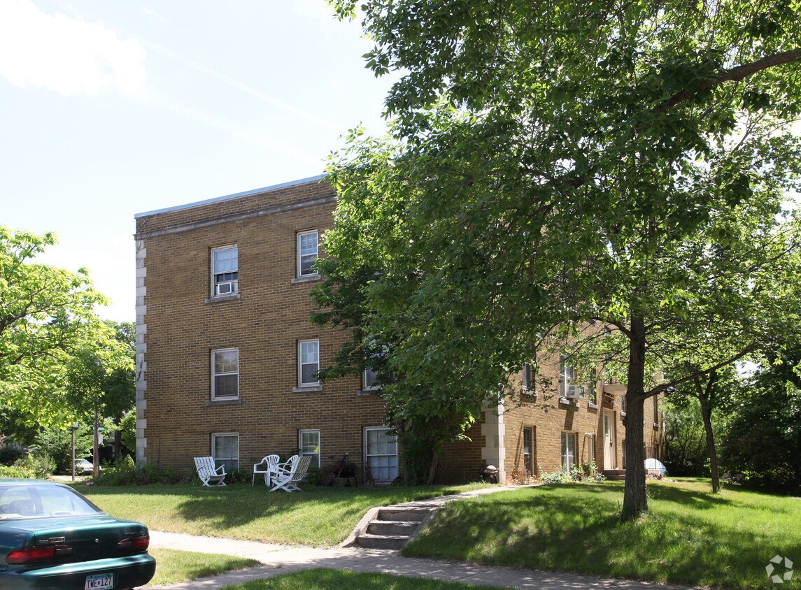 Building Photo - 2825 Cedar Lake Pky