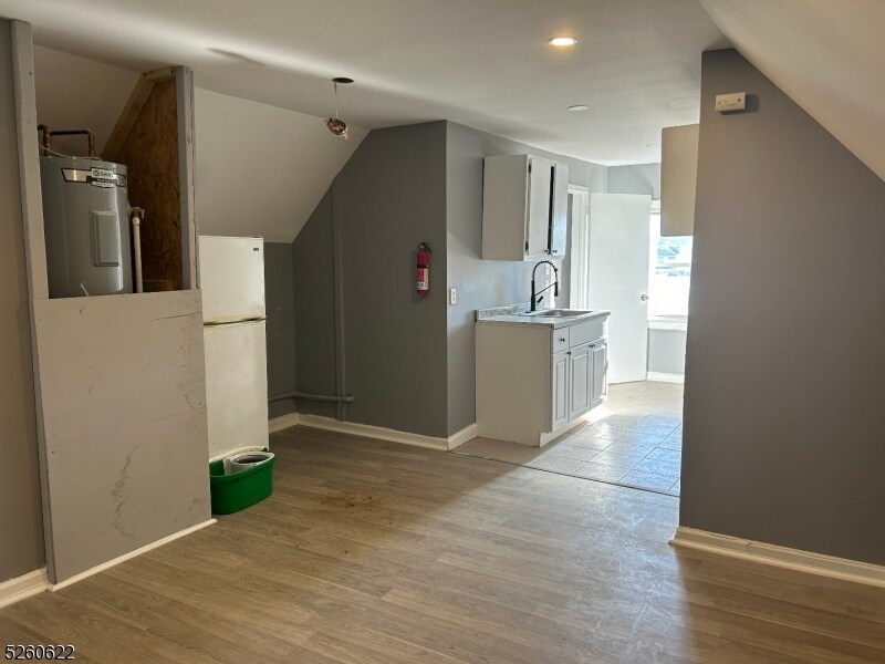 846 Market St Unit 3, Paterson, NJ 07513 Room for Rent in Paterson