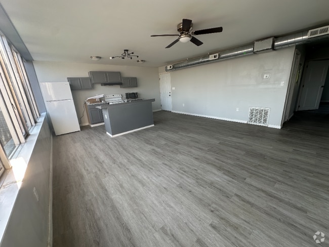 Building Photo - 2838 Linden Ave