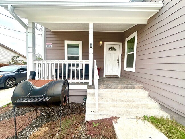 Foto del edificio - 319 S Olive St