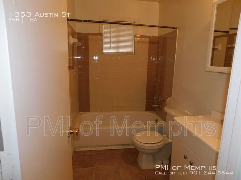 Building Photo - 1353 Austin St