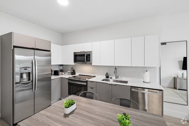 Interior Photo - Hallandale City Center