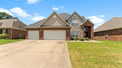 Building Photo - 3900 SW Grey Hawk Dr