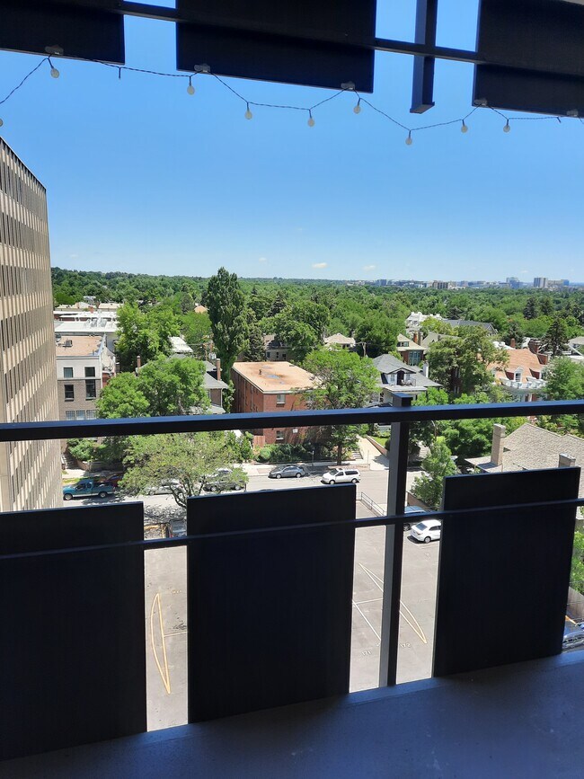 Foto del edificio - 790 N Washington St