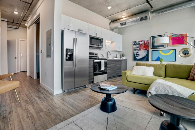 Building Photo - Vantage St. Pete