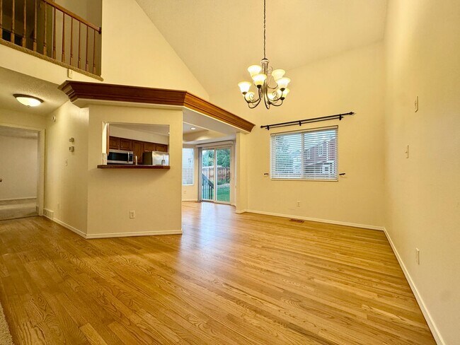 Foto del edificio - Lovely 2 Story Home in Desirable Fairfax Subdivision!