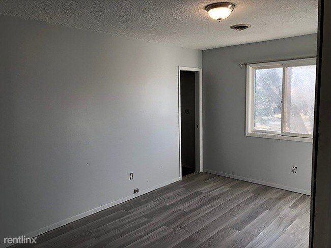 Building Photo - 1521 Oak Ridge Ln SE