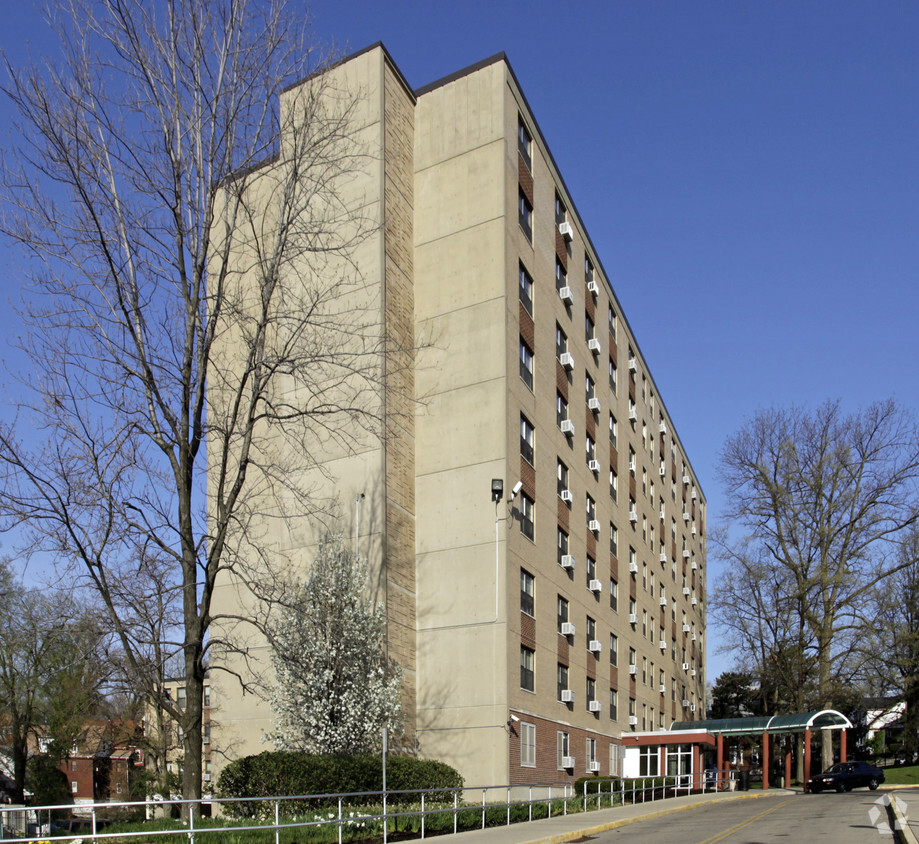 Building Photo - Maple Tower