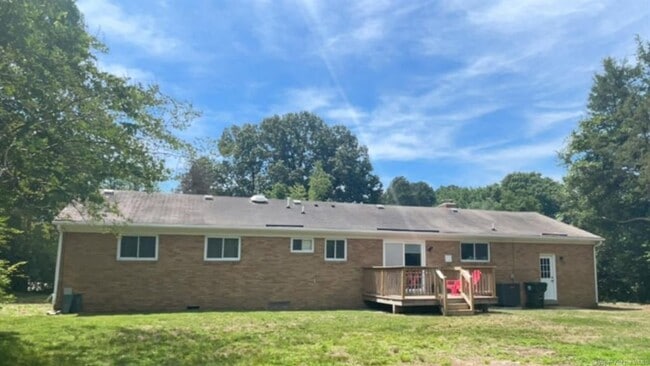 Building Photo - 107 Chestnut Dr