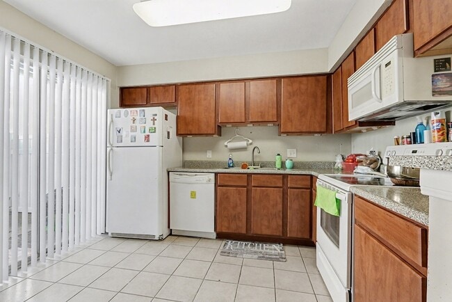 Building Photo - 3506 Cove View Blvd