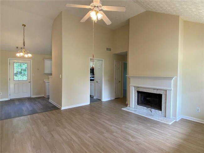 Building Photo - 219 Meadowlark Way