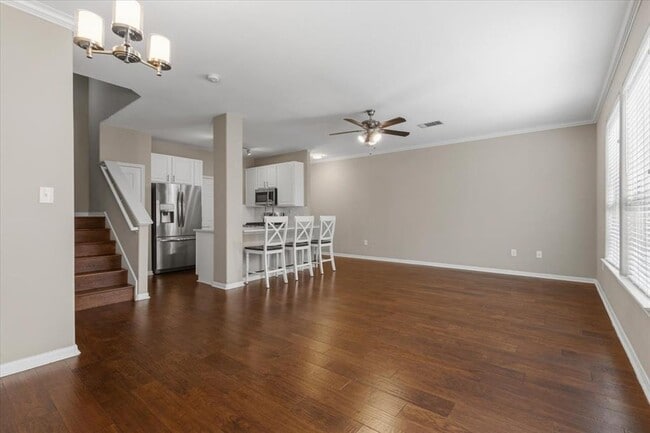 Foto del edificio - 3300 Forest Creek Dr