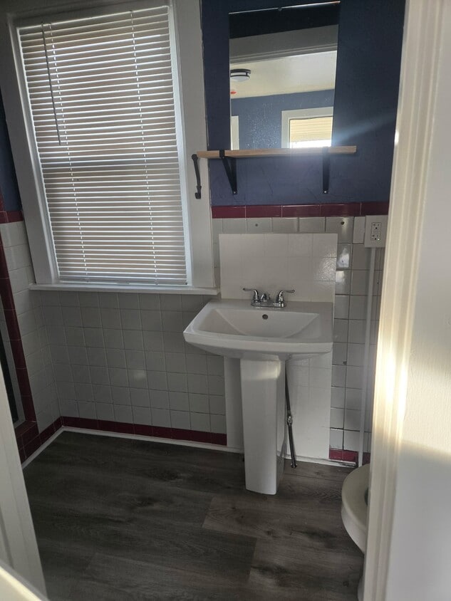 Foto del edificio - 651 Benjamin Franklin Hwy