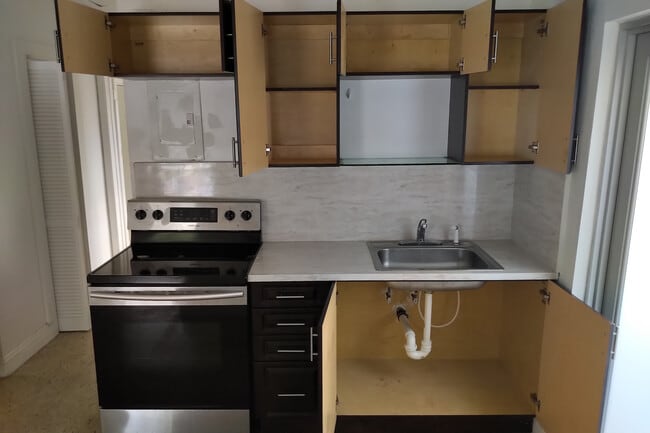 New kitchen - 168 NW 41st St