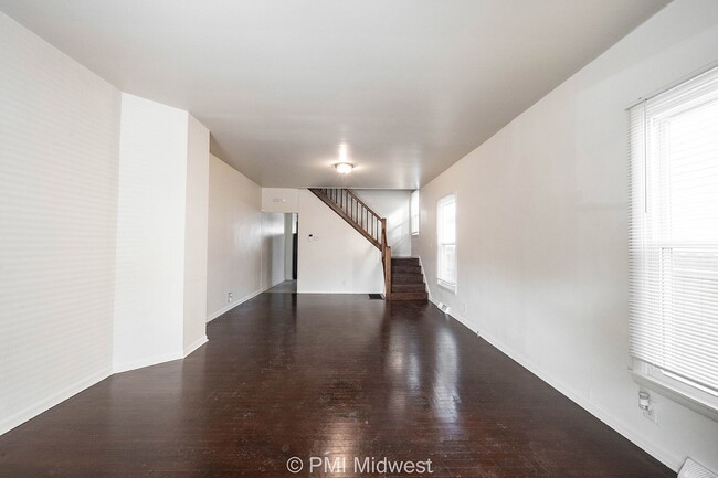 Building Photo - Charming 2-Bedroom Duplex in Indianapolis - Perfect Rental Opportunity!