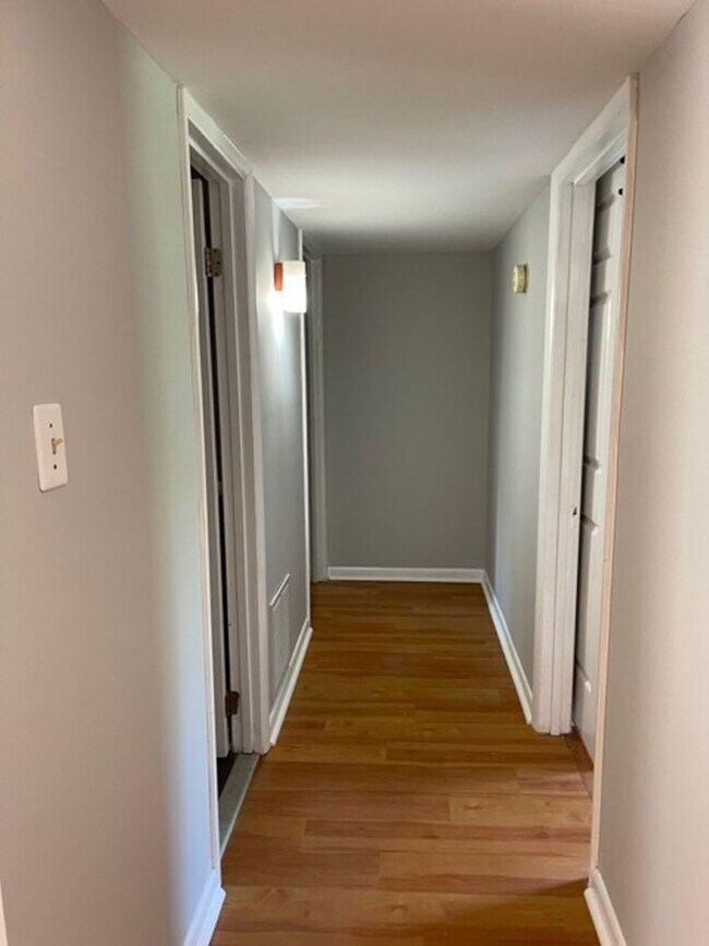 Building Photo - 5649 Smallwood Ct