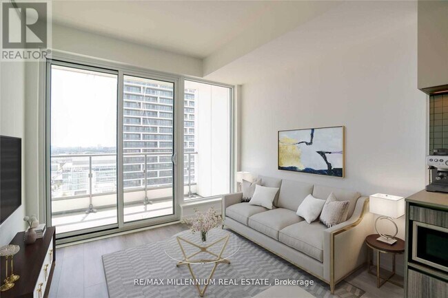 Photo du bâtiment - 898 Portage Pkwy