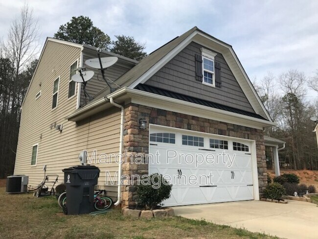 Building Photo - 304 Horsepen Way