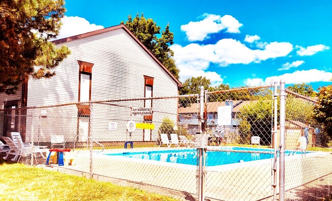 Foto del edificio - 5923 Walnut Cir Dr