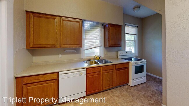 Building Photo - 2 br, 1 bath House - 805 Grand Ave