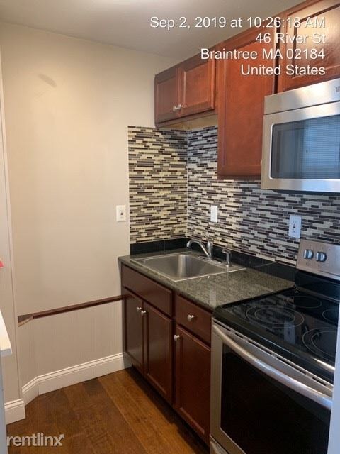 Building Photo - 46 River St