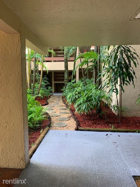 Building Photo - 9285 SW 125th Ave