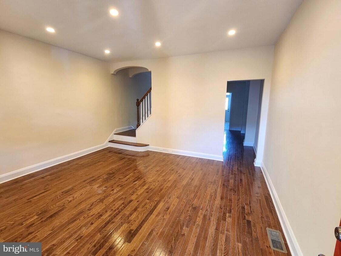 Foto principal - 3339 Cliftmont Ave