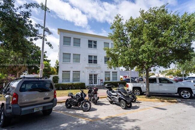 Foto del edificio - 924 Marseille Dr