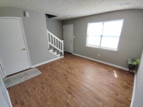 Building Photo - 16 Duiguid Dr