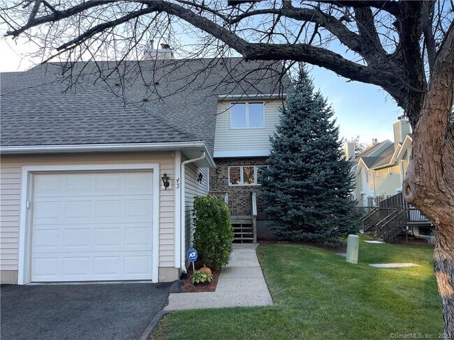Building Photo - 45 Steeplechase Dr