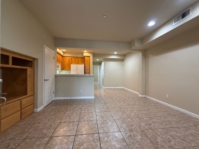 Foto del edificio - Nice and bright 2BR / 2BA Condo Near Durant Square Mall