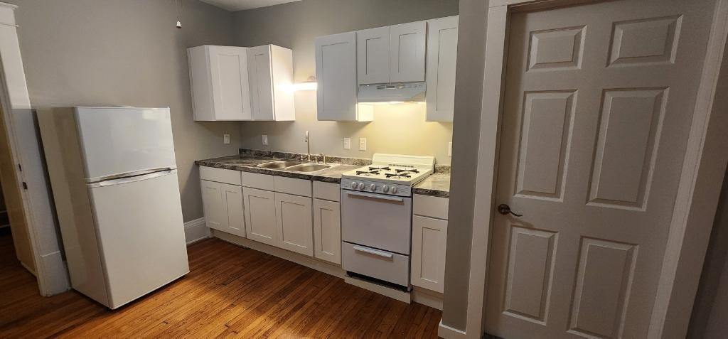 Foto del edificio - 223 W Locust St