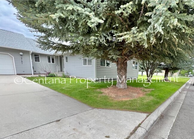 Building Photo - Well kept 3 bedroom 2 bathroom condo on the flats!