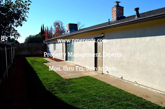 Building Photo - Beautiful Spacious House