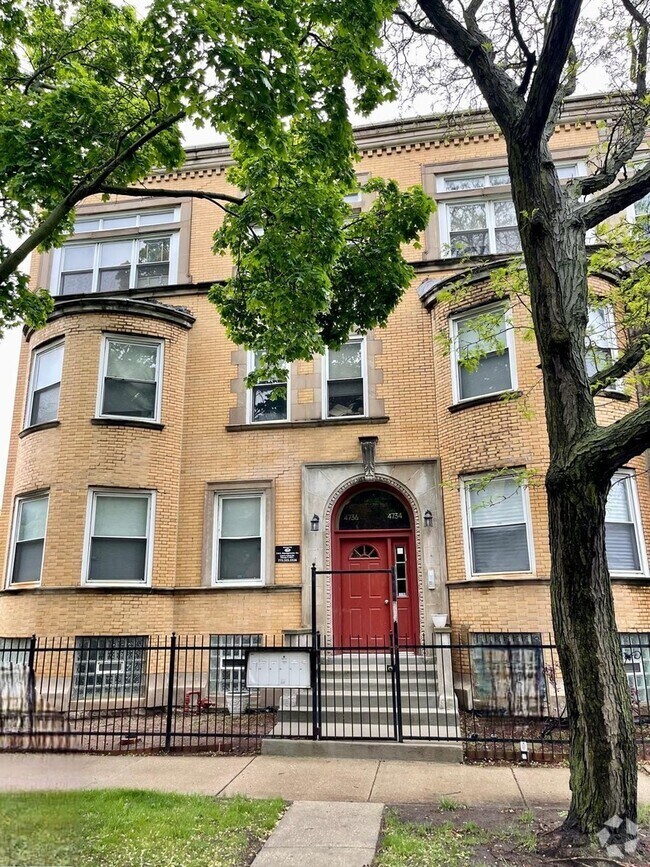 Building Photo - 4736 S St Lawrence Ave