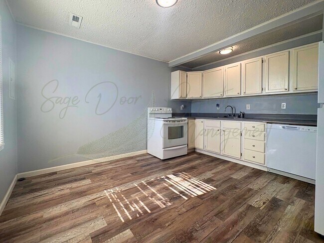 Foto del edificio - 115 NE State Hwy E