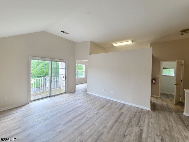 Building Photo - 85 Williamson Ct