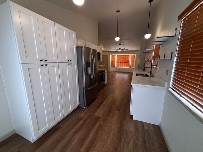 Building Photo - 5941 Corinth Dr