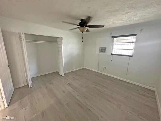 Building Photo - 2 br, 1 bath House - 522 NW 11th Ave # A