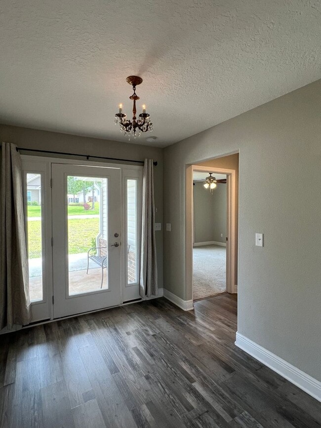 Building Photo - Executive Living