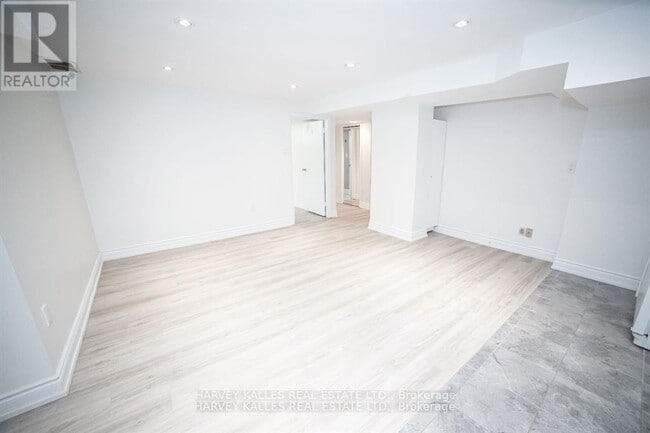 Building Photo - 550 Glencairn Ave