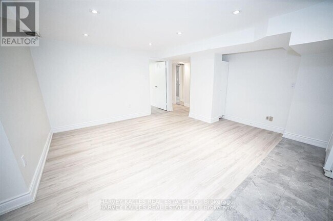 Photo du bâtiment - 550 Glencairn Ave