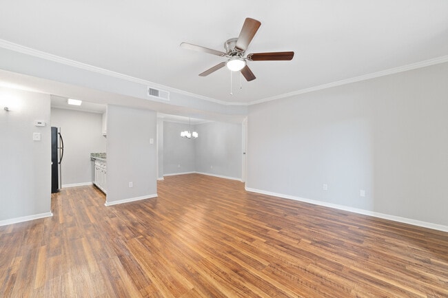 Building Photo - 3085 Walnut Bend Ln