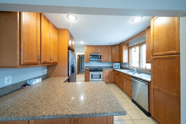 Foto del edificio - 1410 Juneau Ln N