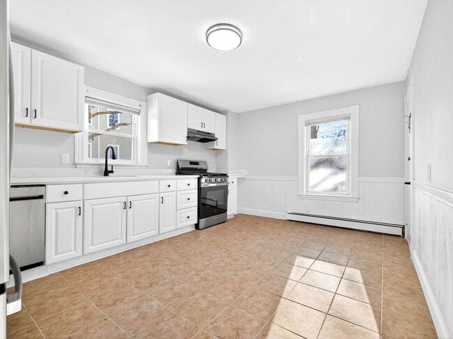 Building Photo - 100 Woodstock St