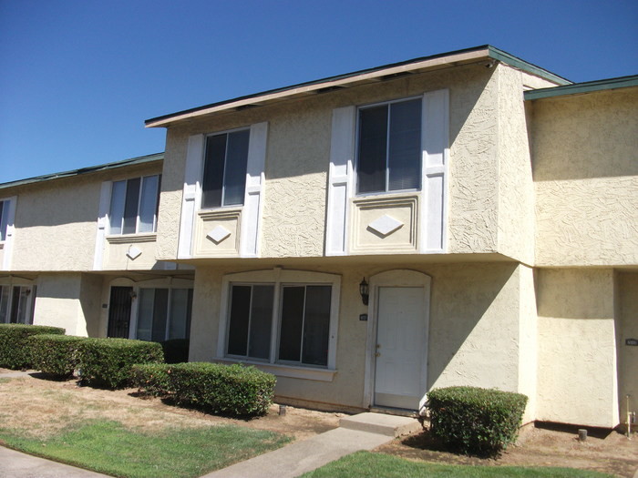 Primary Photo - 7648 La Mancha Way