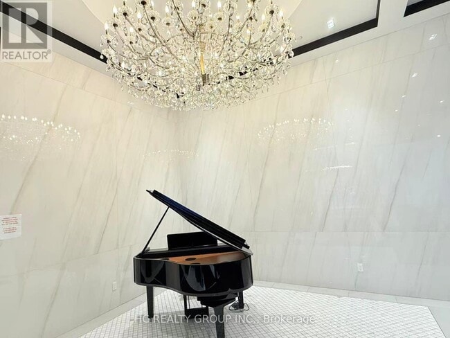 Photo du bâtiment - 8 Wellesley St W