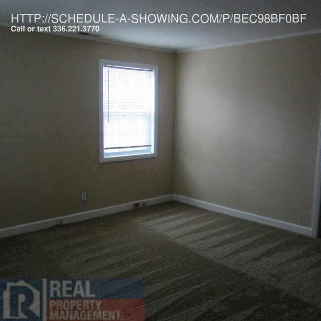 Foto del edificio - 1231 Lolly Ln